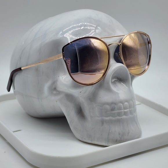 Quay Multi Colour Mirror Len Gold Tone Oversized Sunglasses - Picture 9 of 16